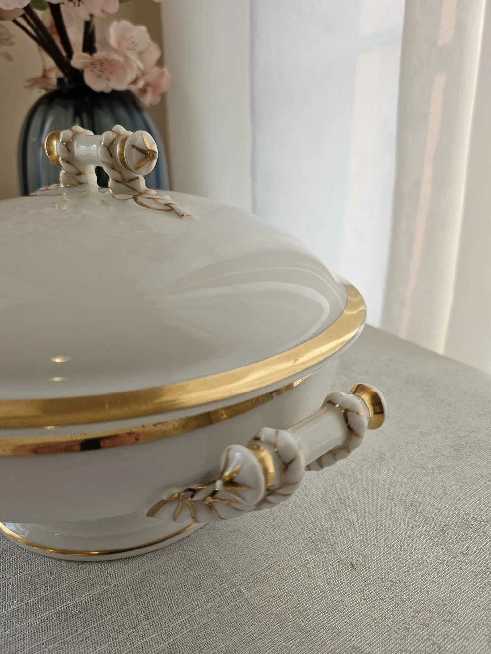 Haviland & Limoges & Co Covered Serving Bowl Ceramic Tureenn Etched Gold Handles